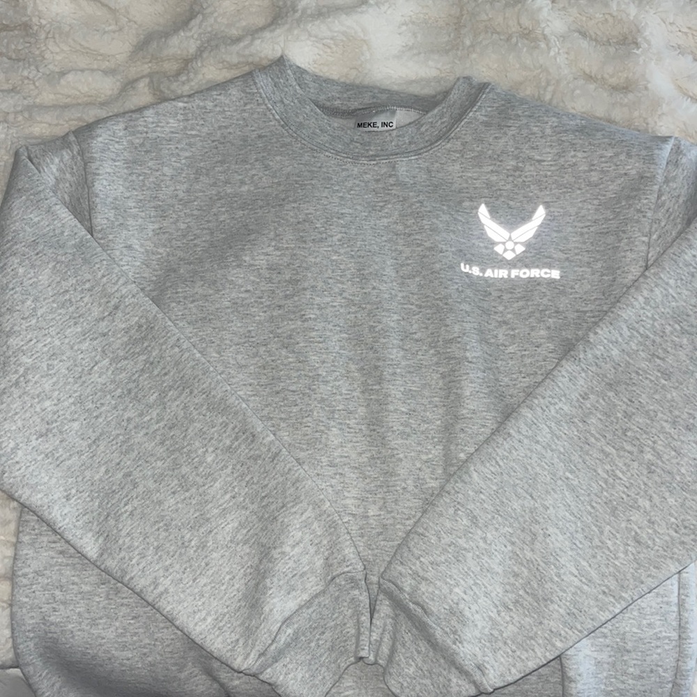 Gray sweatshirt